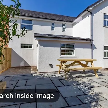 Ferienhaus 7 Bed Modern House With 5 Bathrooms And Garden *